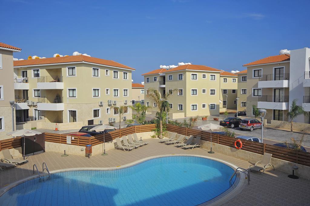 Kyklades Resort & Spa Paralimni Exterior foto